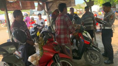 Patroli Edukasi Satlantas Lombok Barat, Tingkatkan Keselamatan di Pangkalan Ojek Gerung