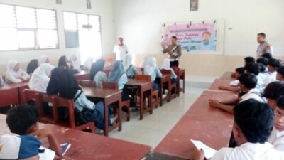 Polsek Sekotong Edukasi Siswa SMPN 1 Tentang Bahaya Narkoba, Tertib Lalu Lintas, dan Anti-Bullying