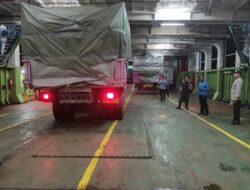 Kesiapsiagaan Polsek Lembar Amankan Arus Penumpang Kapal di Malam Pergantian Tahun