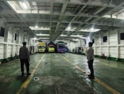 Pelabuhan Lembar Diperketat: Patroli dan Himbauan Kamtibmas untuk Pelayaran Aman