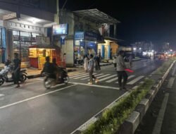 Jamin Keamanan Tarawih, Polsek Kediri Atur Lalu Lintas dan Jamaah