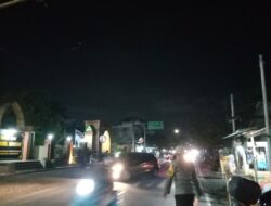 Ibadah Khusyuk! Polsek Labuapi Amankan Tarawih