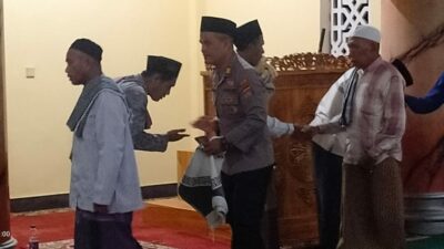 Polsek Kediri Laksanakan Tarawih Keliling, Sampaikan Pesan Kamtibmas