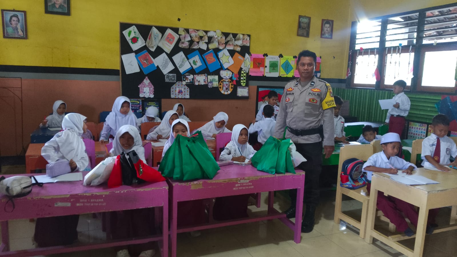 Lombok Barat Bahagia: Program Makan Bergizi Gratis Sukses, Polisi Siaga