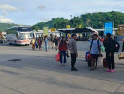 Ratusan Pemudik Tiba di Lembar, Keamanan Pelabuhan Jadi Prioritas Utama