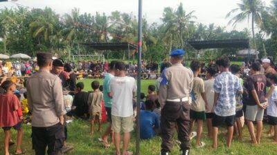 Tradisi Peresean di Lombok Barat Berjalan Lancar Berkat Pengamanan Polsek Kuripan