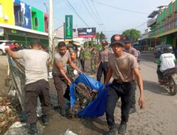 Personel Gabungan Laksanakan Aksi Bersih-Bersih di Pasar Sape dan Sekitarnya