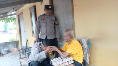 Polsek Sekotong Proaktif Salurkan Bantuan Nutrisi kepada Warga Miskin