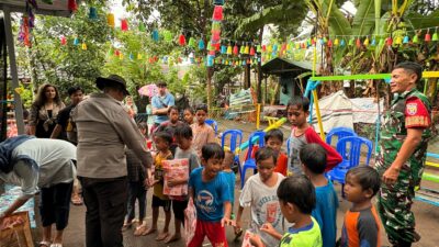 Bersama Mahasiswa Belanda, Polri Hadir di Peresmian Taman Bermain Anak