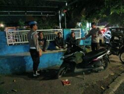 Warga Apresiasi Patroli Malam Polsek Kediri di Desa Rumak