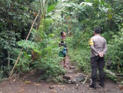 Optimalisasi Lahan Kosong di Senggigi, Polisi Edukasi Warga Bertani