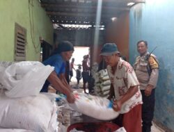 Aipda Sudarman Aktif Kawal Distribusi Pupuk di Desa Merembu