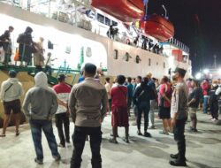 Polsek Kawasan Pelabuhan Laut Bima Laksanakan Pengamanan Kedatangan KM. Sabuk Nusantara 49 dan Pengecekan Miras