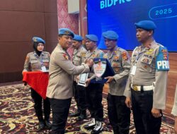 Sie Propam Polres Bima Kota Raih Penghargaan atas Dedikasi dan Loyalitas Tinggi dalam Penanganan Kasus Kode Etik