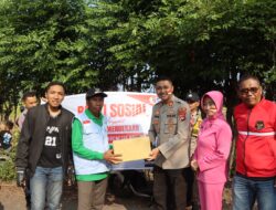 Usai Touring Merah Putih, Kapolres Bima Kota Salurkan Bantuan Sosial di Desa Sangiang dan Sekitar Polsek Wera