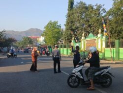 Anggota Lantas Polsek Rasanae Barat Laksanakan Rawan Pagi di Depan MTsN 1 Kota Bima