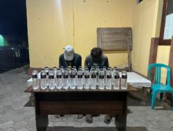 Tim Opsnal Polsek Asakota Gagalkan Peredaran Puluhan Botol Bir, Amer, dan Arak Bali