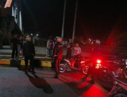 Patroli KRYD Sat Samapta Polres Sumbawa Sasar Remaja Nongkrong di Taman Lembi
