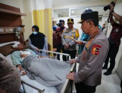 Dialog dengan Korban Ledakan SMAN 72, Kapolri : Siswa Masih Semangat Sekolah