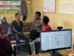 PERSONEL PAMAPTA III POLRES DOMPU TERIMA LAPORAN MASYARAKAT YANG DIDAMPINGI BHABINKAMTIBMAS