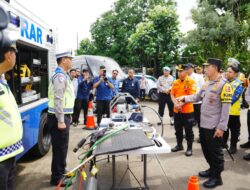 Kapolri Tinjau Pos Command Center, Pastikan Arus Mudik Berjalan Aman dan Nyaman