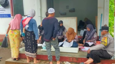 Bhabinkamtibmas Lembahsari Kawal Layanan Kesehatan di Posyandu